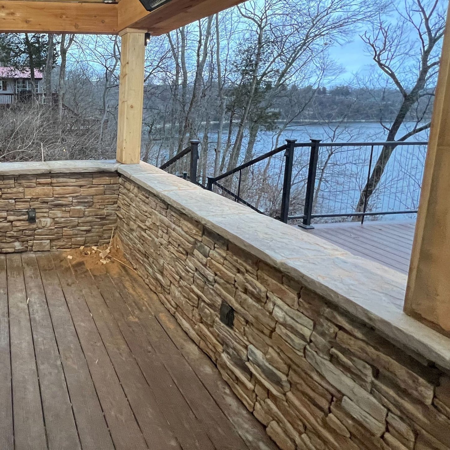 Stone Veneer - Capstone / Hearthstone Slate - Mountain View Stone