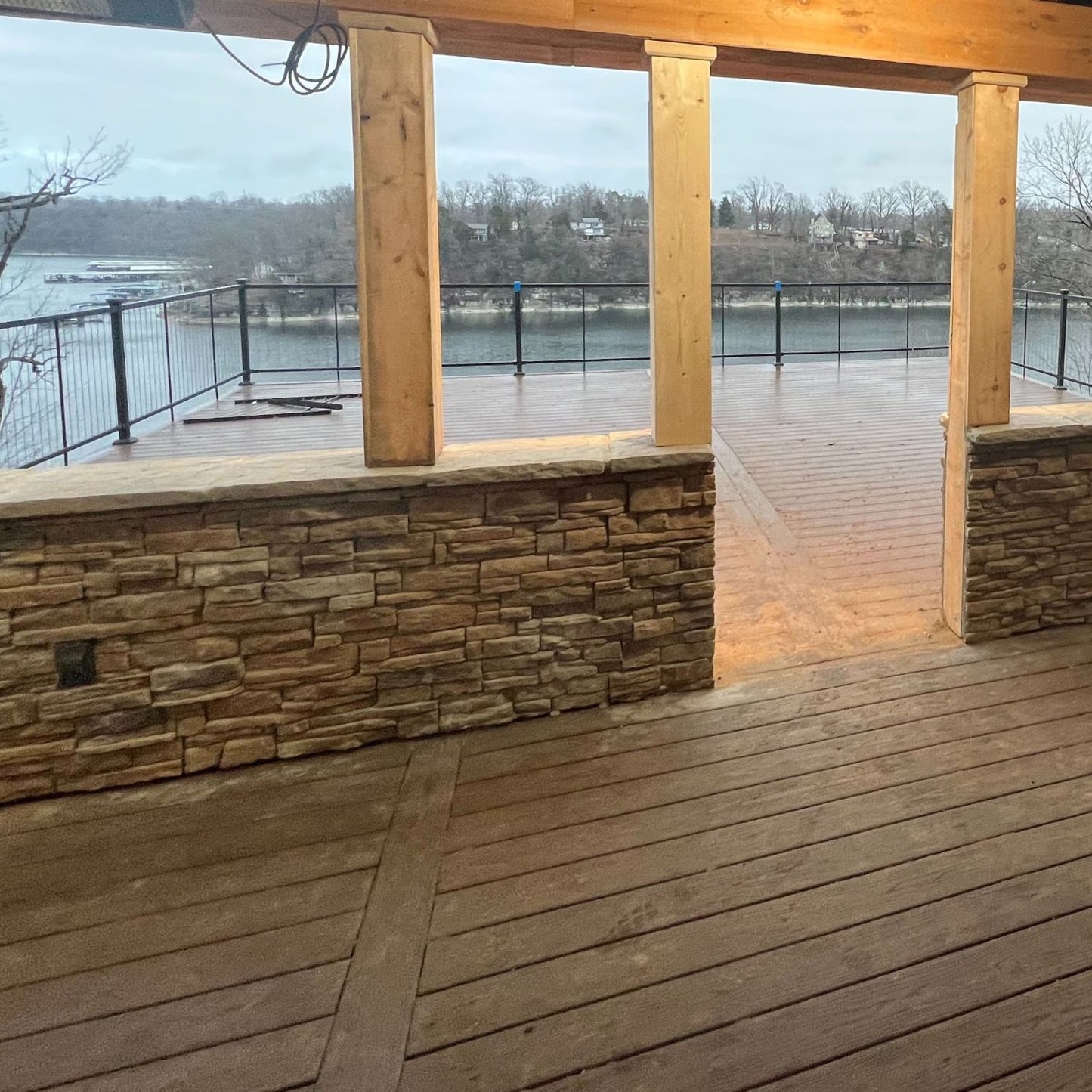 Stone Veneer - Capstone / Hearthstone Slate - Mountain View Stone