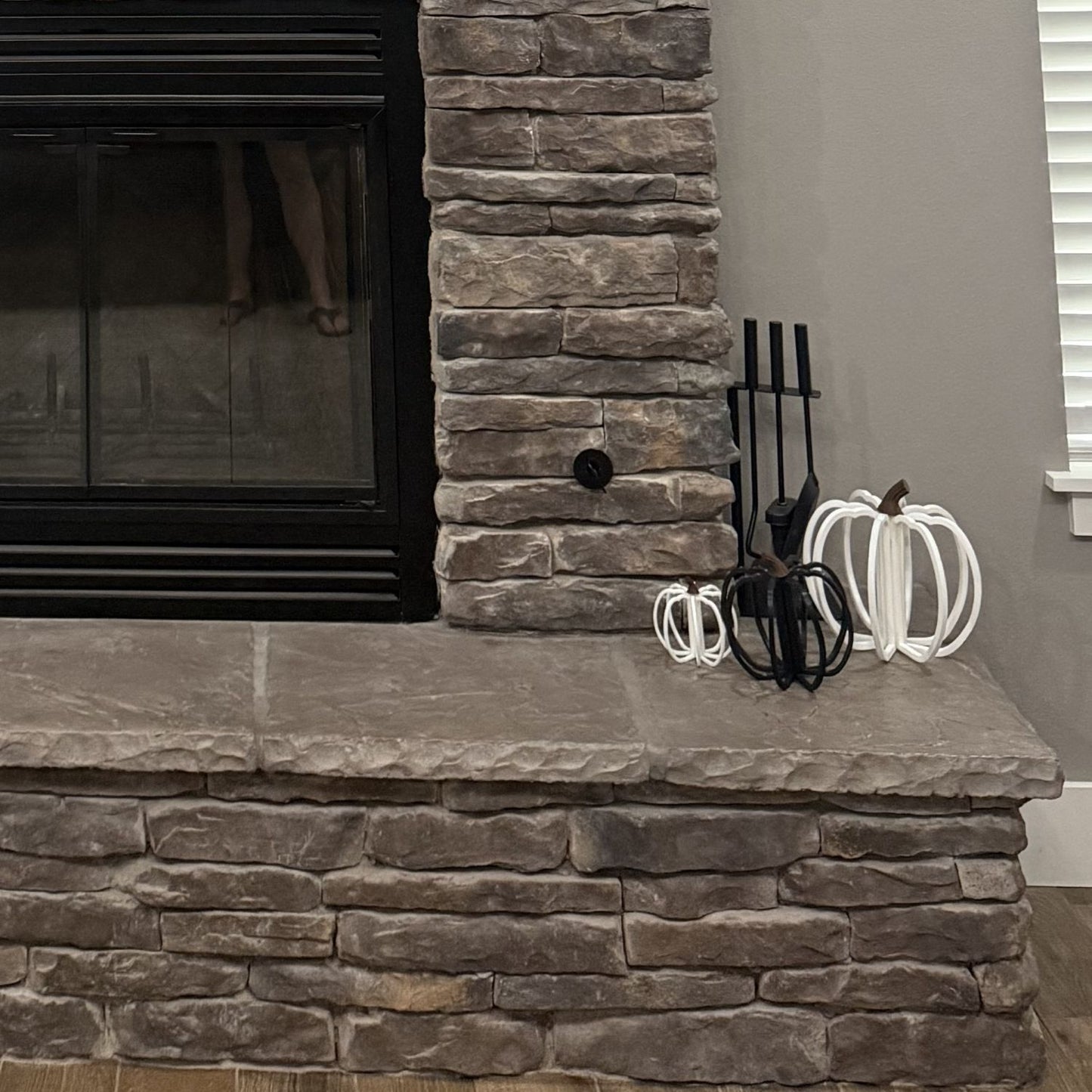 Stone Veneer - Capstone / Hearthstone Slate - Mountain View Stone