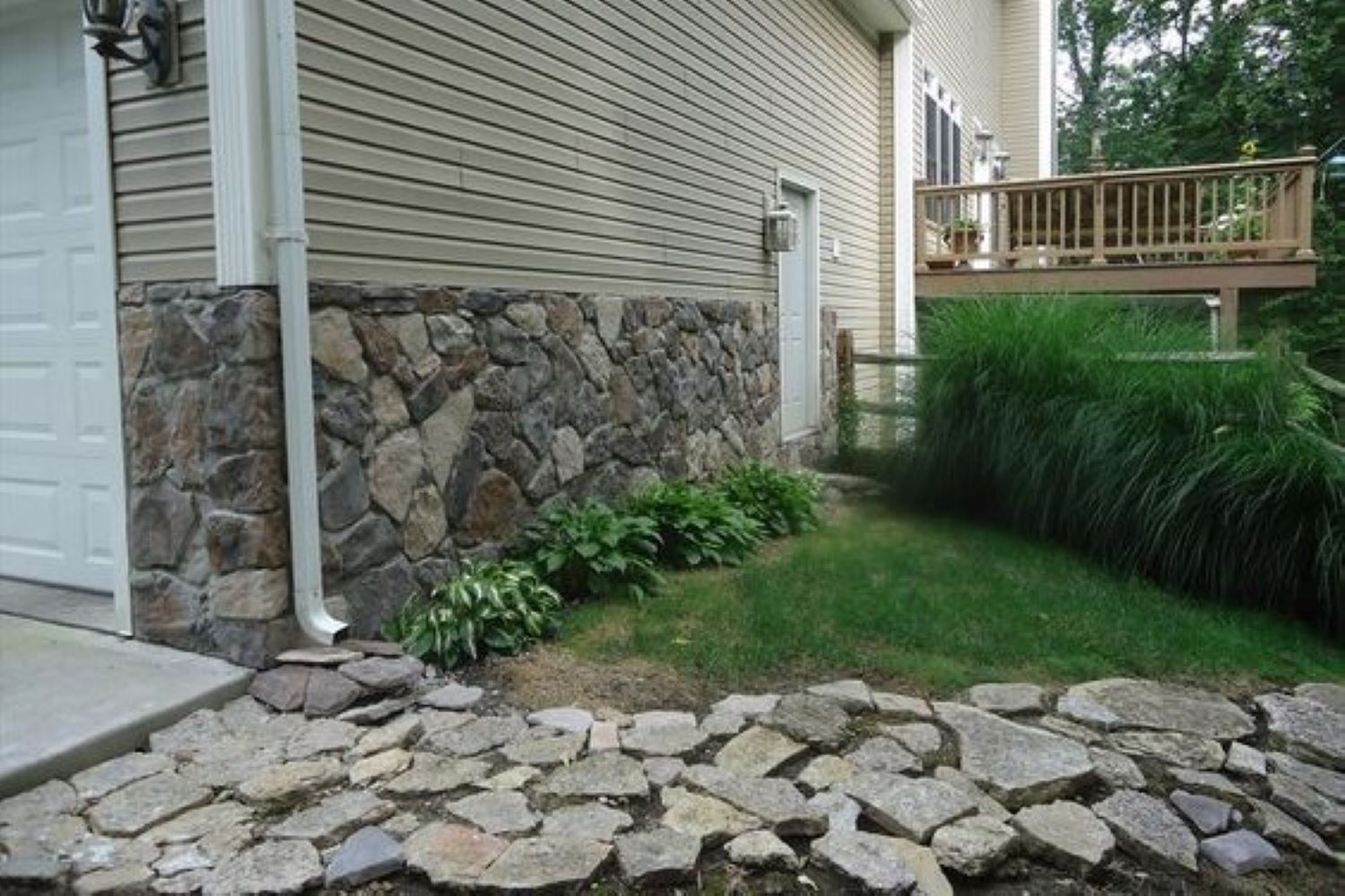 Stone Veneer - Field Stone Rustic - Mountain View Stone