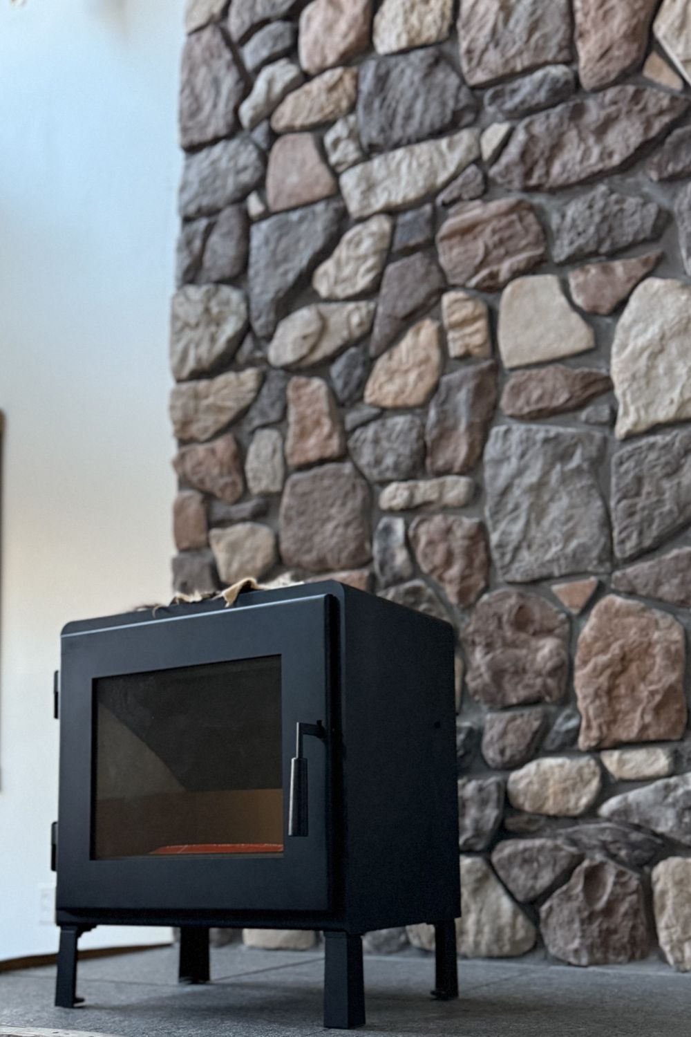 Stone Veneer - Field Stone Rustic - Mountain View Stone