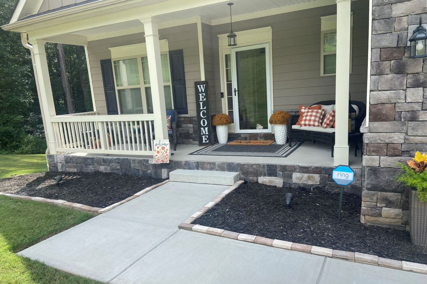 Stone Veneer - Hackett Stone Granite - Mountain View Stone