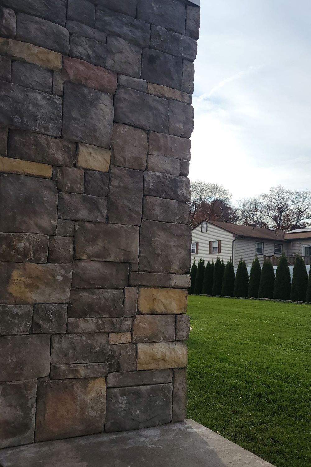 Stone Veneer - Hackett Stone Kona - Mountain View Stone
