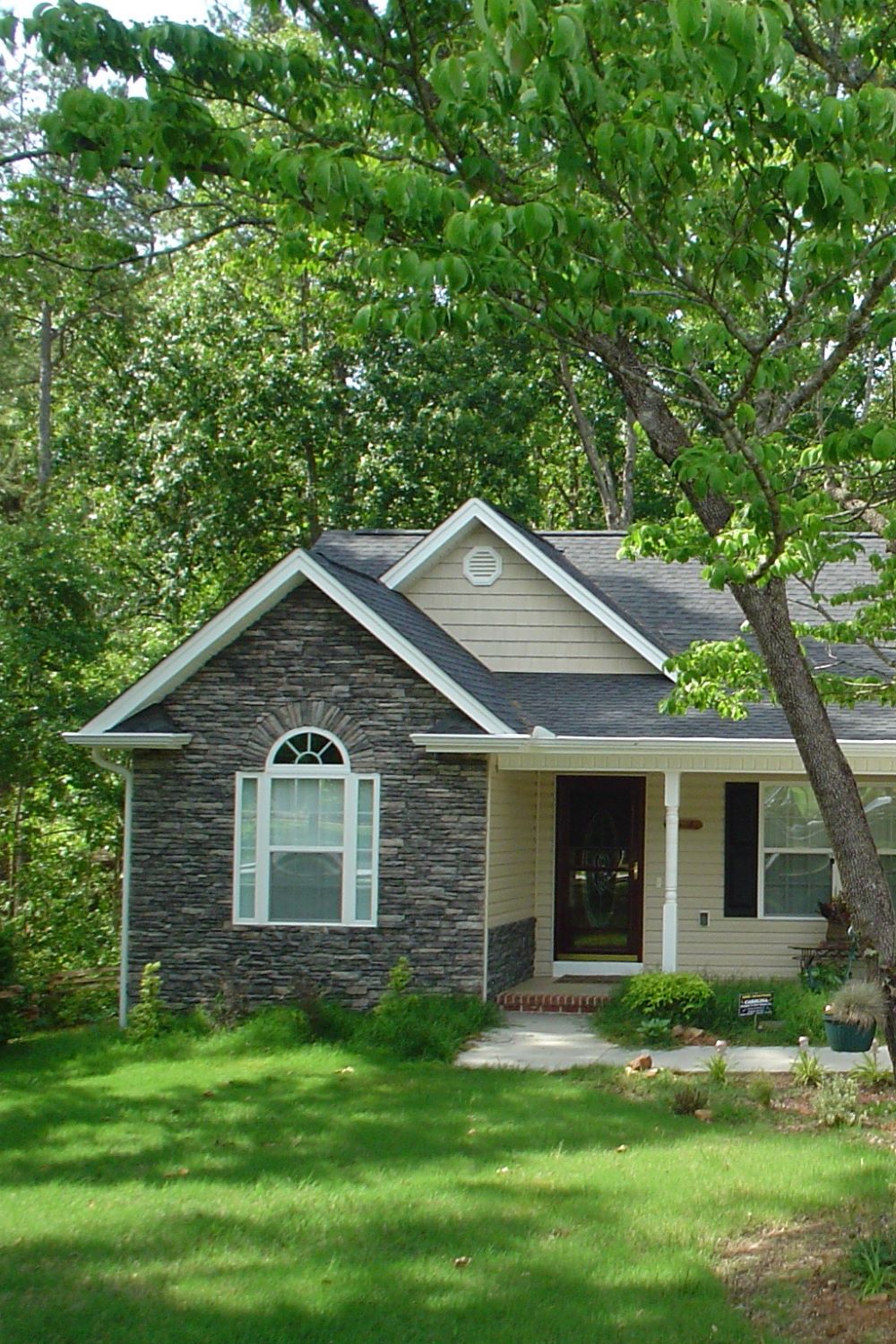 Stone Veneer - Ledge Stone Midnight - Mountain View Stone