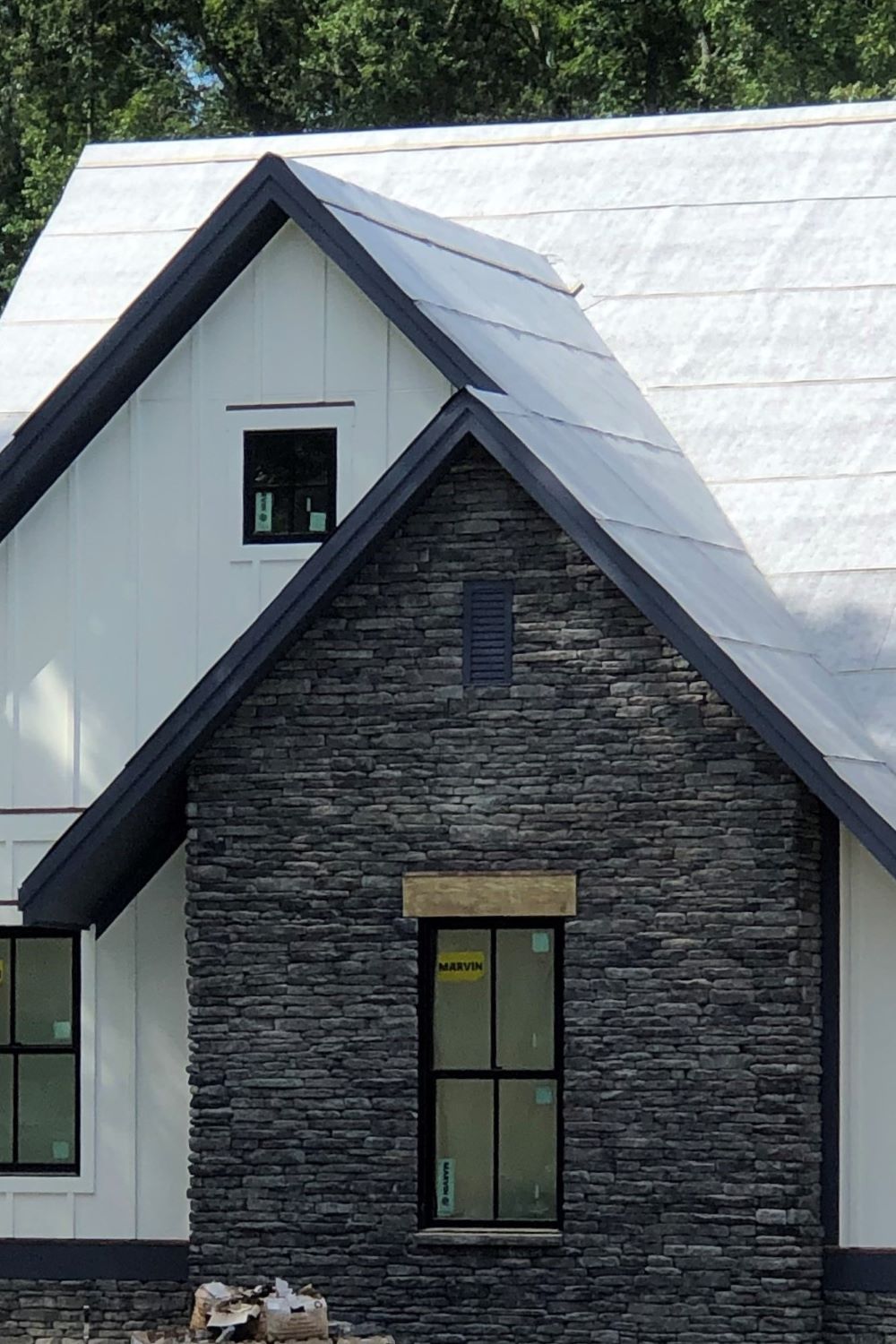 Stone Veneer - Ledge Stone Midnight - Mountain View Stone