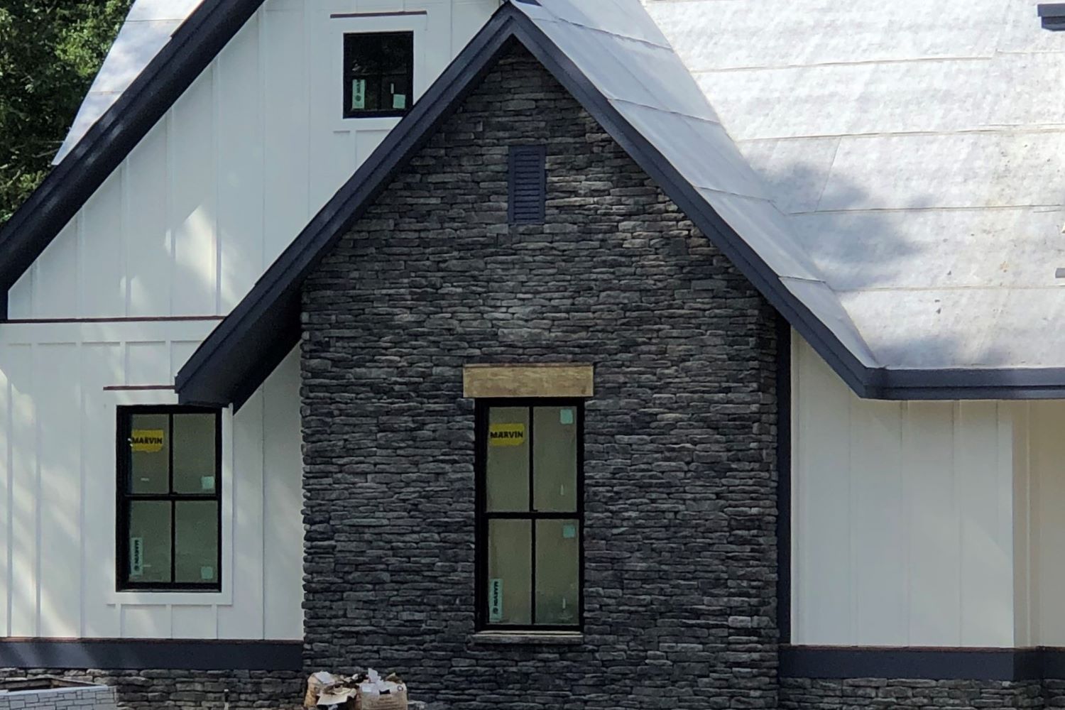 Stone Veneer - Ledge Stone Midnight - Mountain View Stone