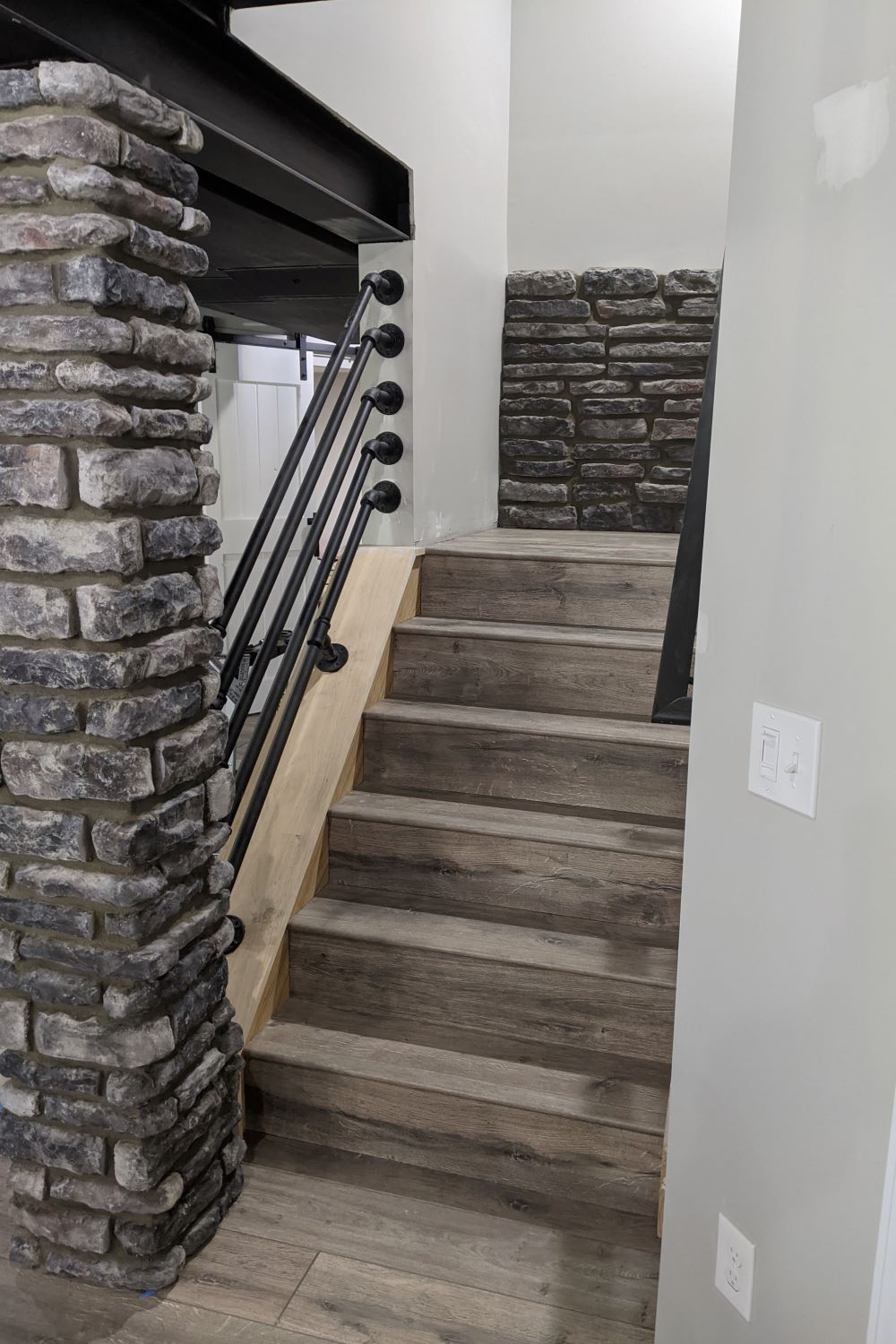 Stone Veneer - Ledge Stone Midnight - Mountain View Stone