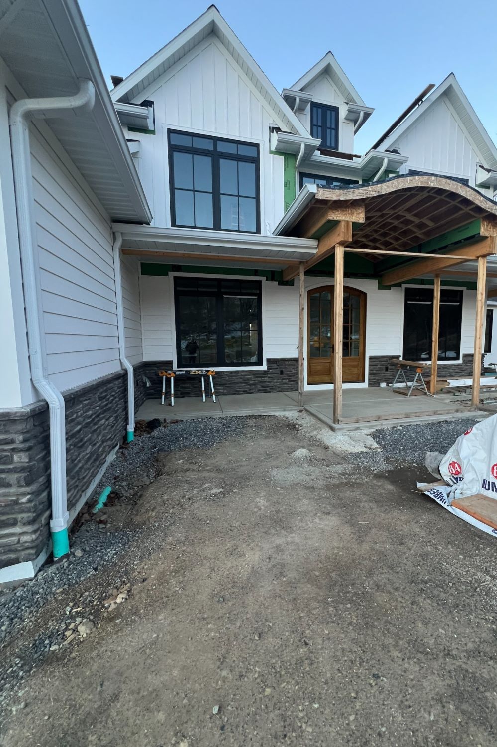 Stone Veneer - Ledge Stone Midnight - Mountain View Stone