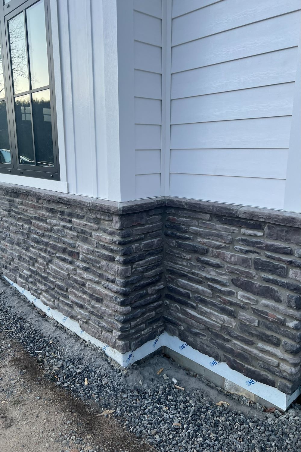 Stone Veneer - Ledge Stone Midnight - Mountain View Stone