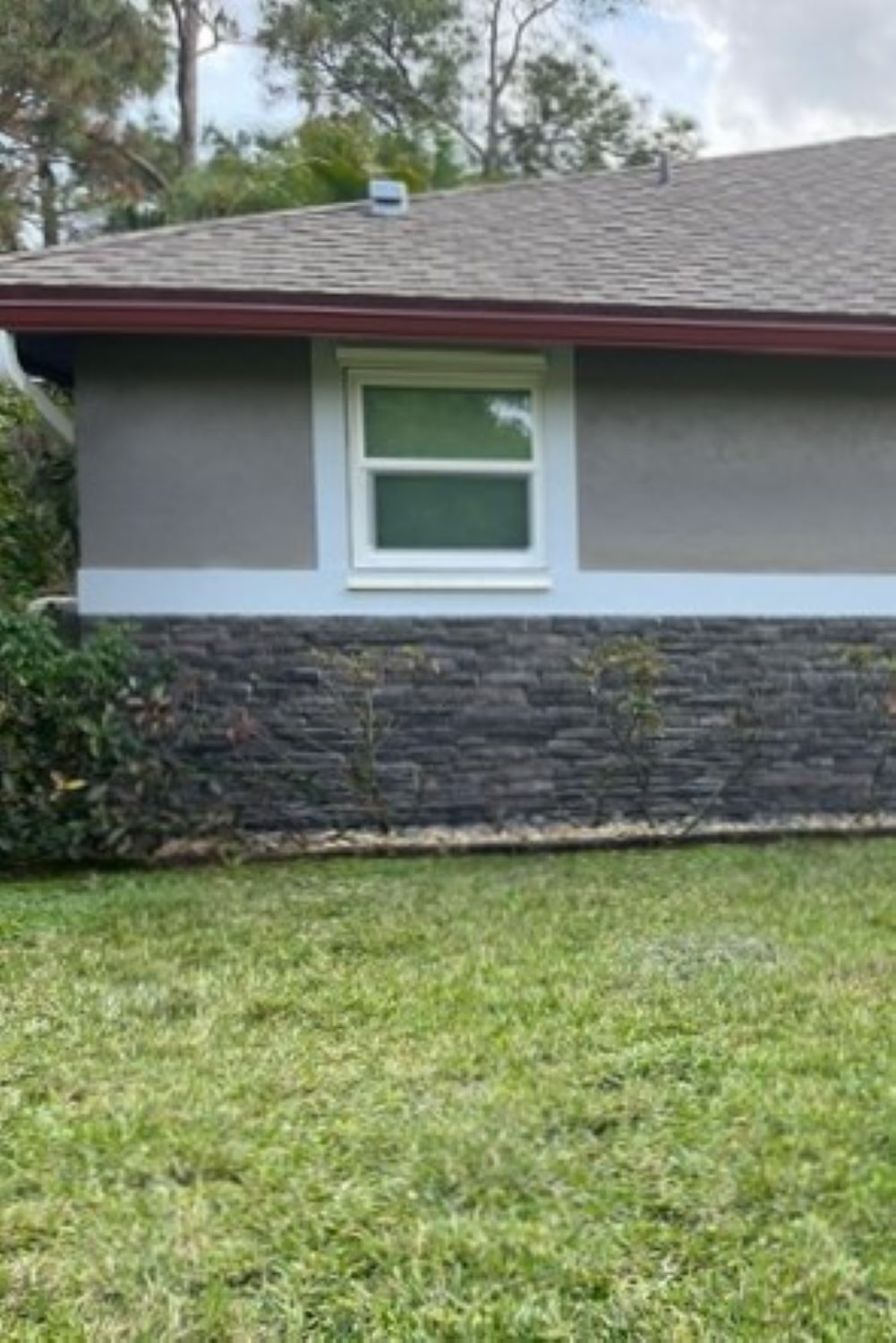 Stone Veneer - Ledge Stone Midnight - Mountain View Stone
