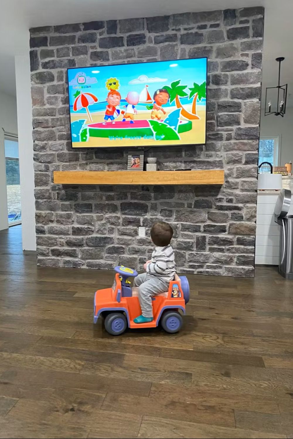 Stone Veneer - Lime Stone Midnight - Mountain View Stone