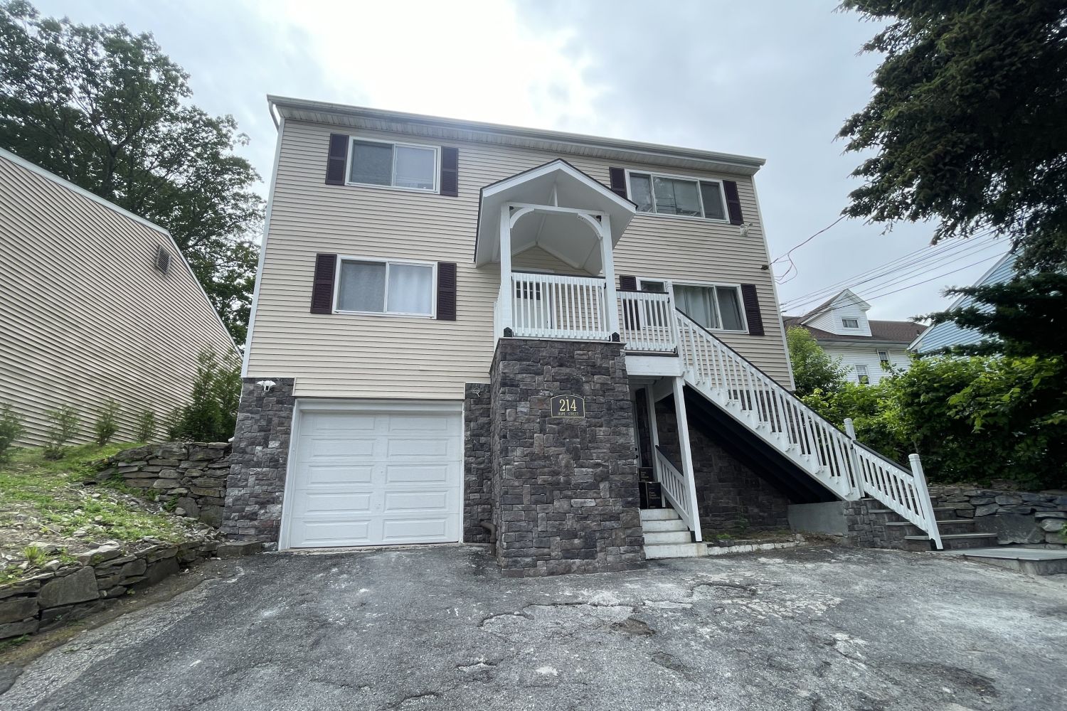 Stone Veneer - Lime Stone Midnight - Mountain View Stone