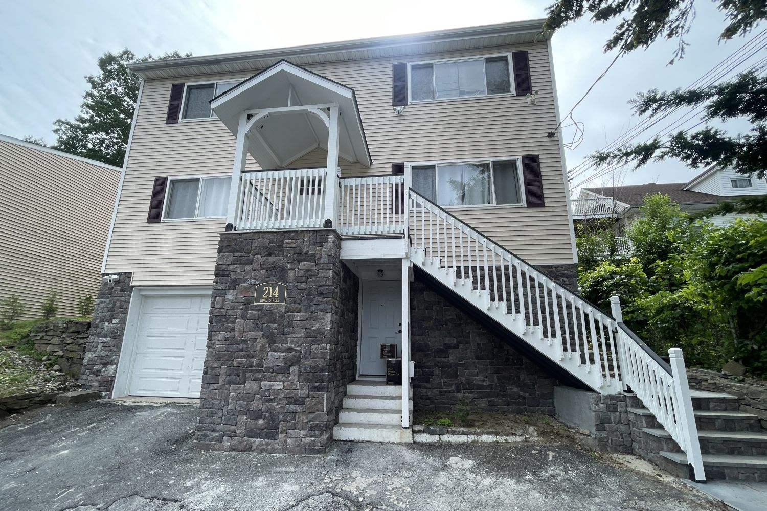 Stone Veneer - Lime Stone Midnight - Mountain View Stone