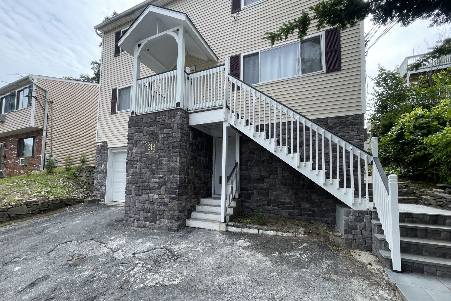 Stone Veneer - Lime Stone Midnight - Mountain View Stone