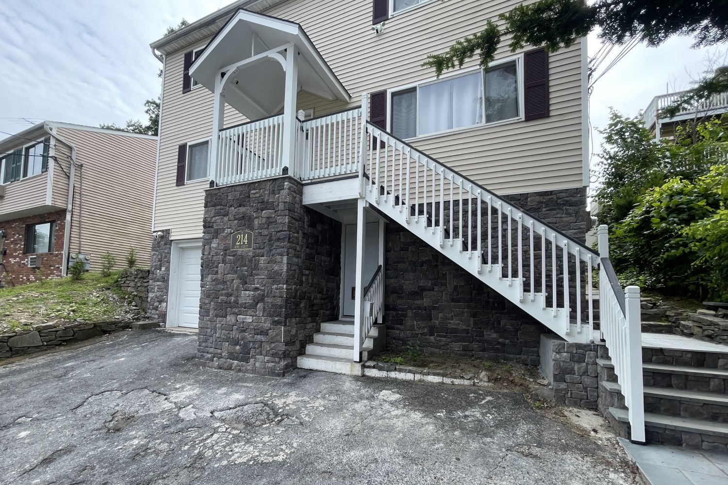 Stone Veneer - Lime Stone Midnight - Mountain View Stone