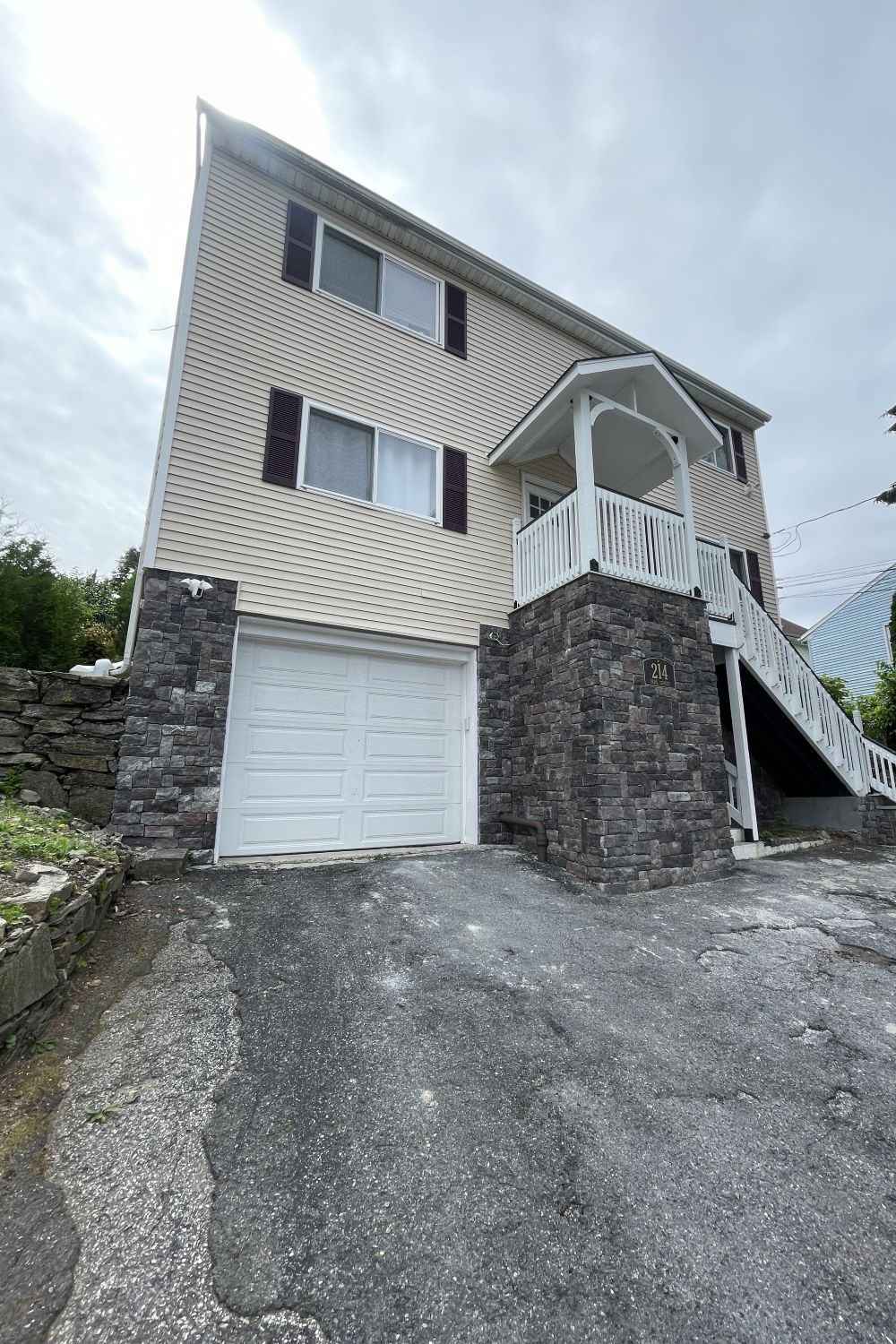 Stone Veneer - Lime Stone Midnight - Mountain View Stone