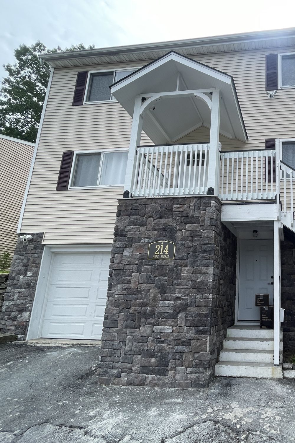 Stone Veneer - Lime Stone Midnight - Mountain View Stone