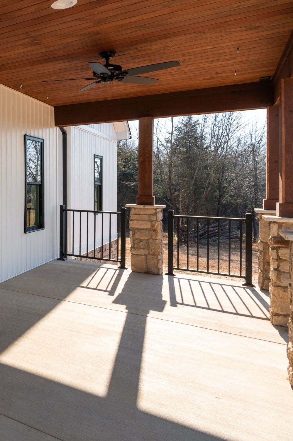 Stone Veneer - Lime Stone White Oak - Mountain View Stone
