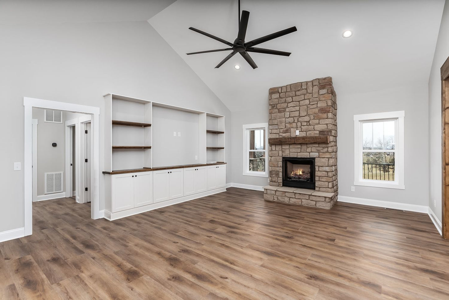 Stone Veneer - Lime Stone White Oak - Mountain View Stone