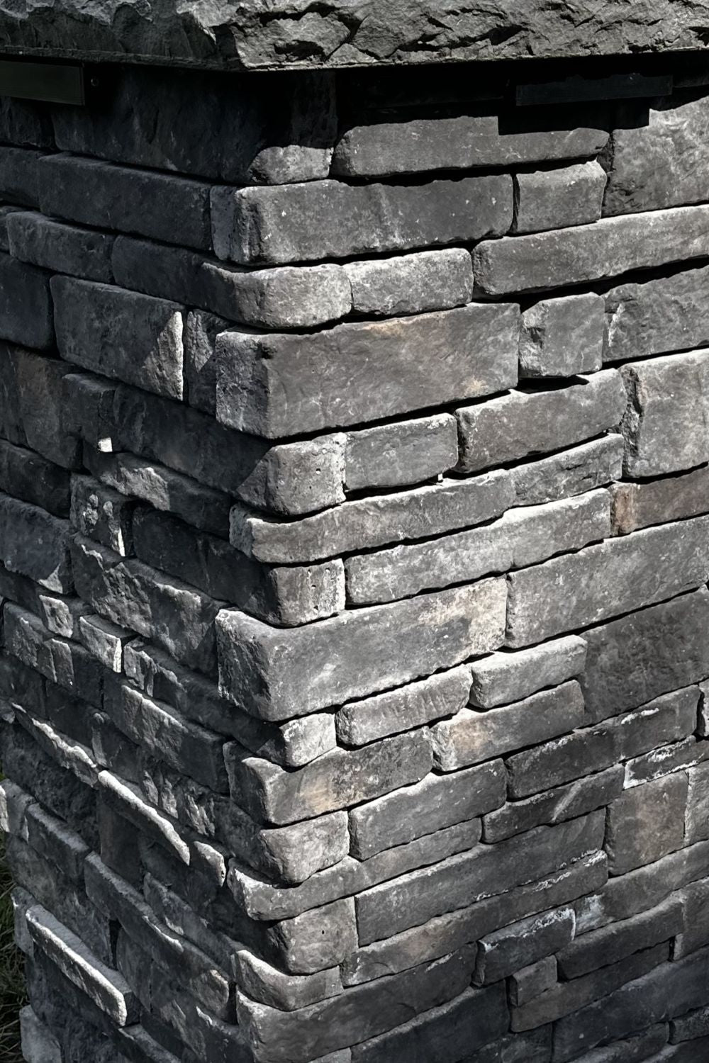 Stone Veneer - Stack Stone Black Forest - Mountain View Stone