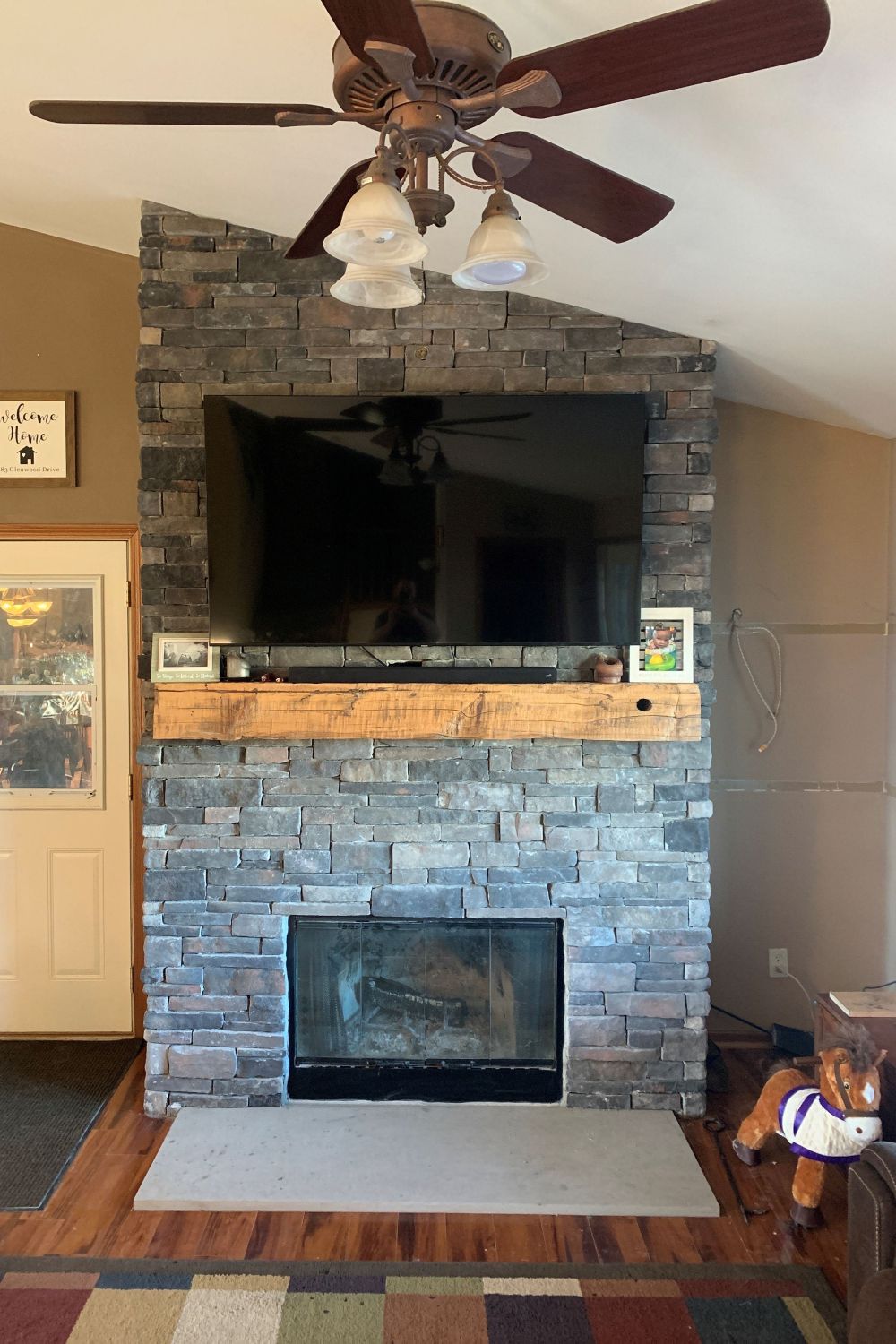 Stone Veneer - Stack Stone Midnight - Mountain View Stone