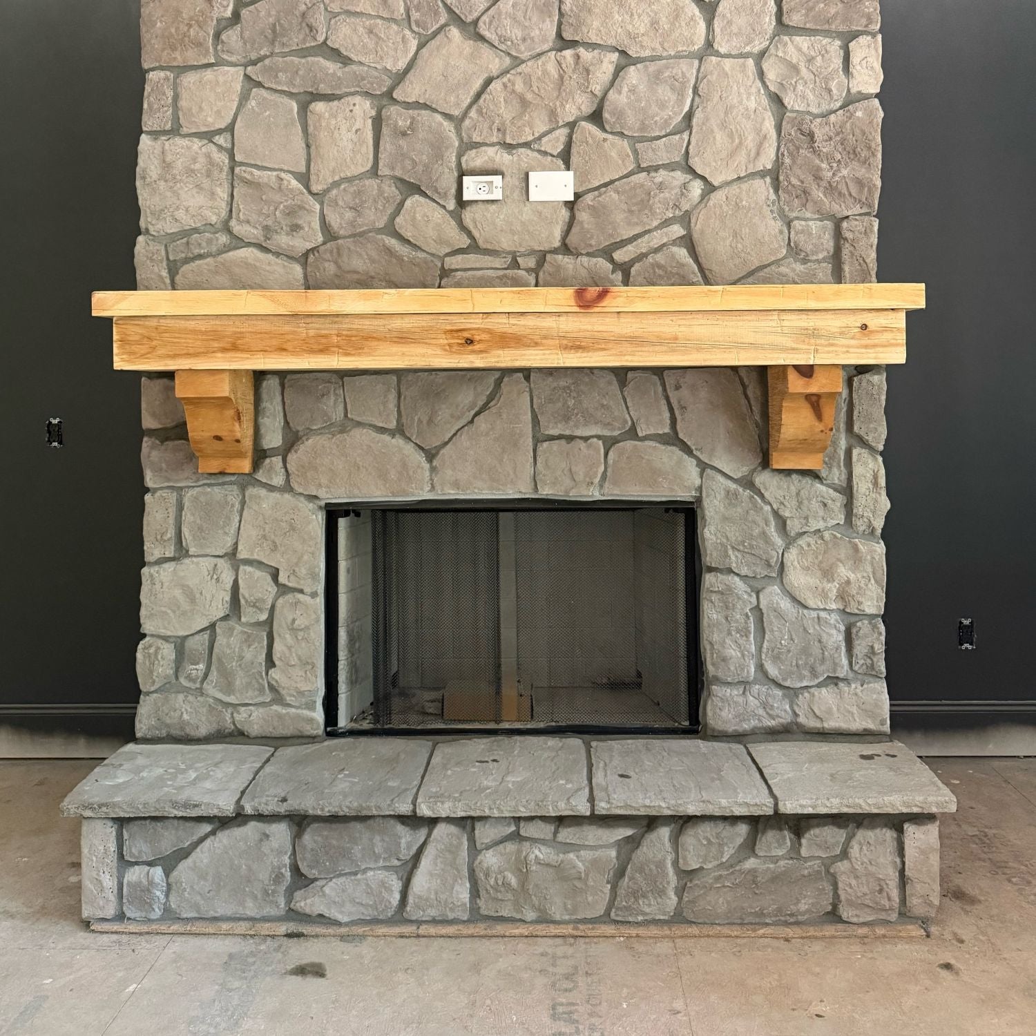Stone Veneer - Capstone / Hearthstone Smoke - Mountain View Stone