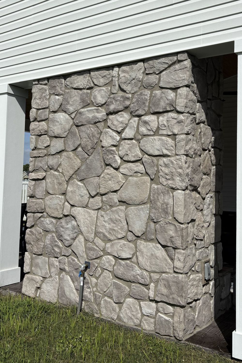 Stone Veneer - Field Stone Ash - Mountain View Stone