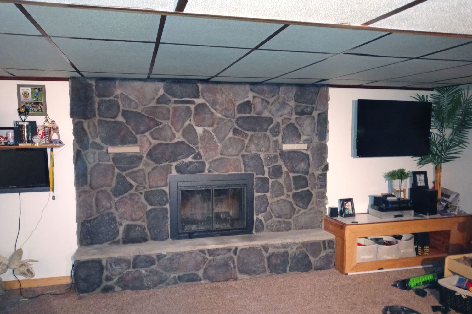 Classic Design Fieldstone Fireplace classic-design-fieldstone-fireplace
