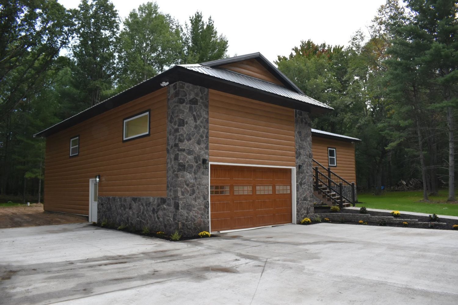 Stone Veneer - Field Stone Midnight - Mountain View Stone