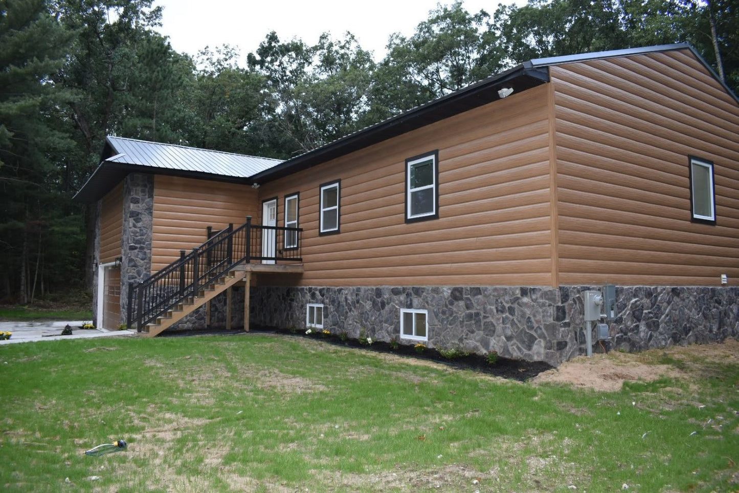 Stone Veneer - Field Stone Midnight - Mountain View Stone