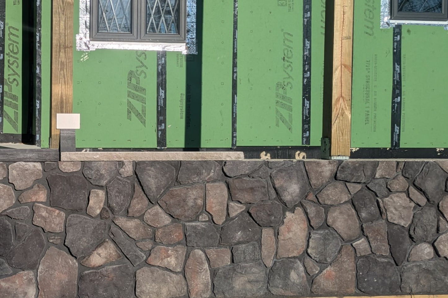 Stone Veneer - Field Stone Midnight - Mountain View Stone