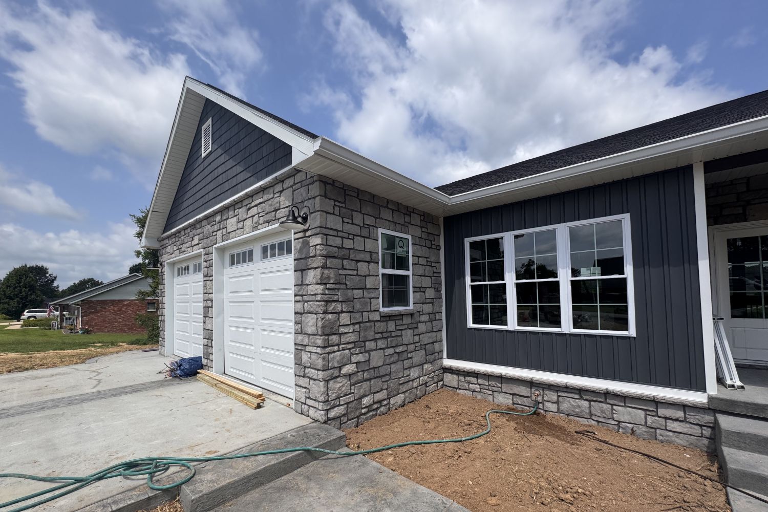 Stone Veneer - Hackett Stone Ash - Mountain View Stone