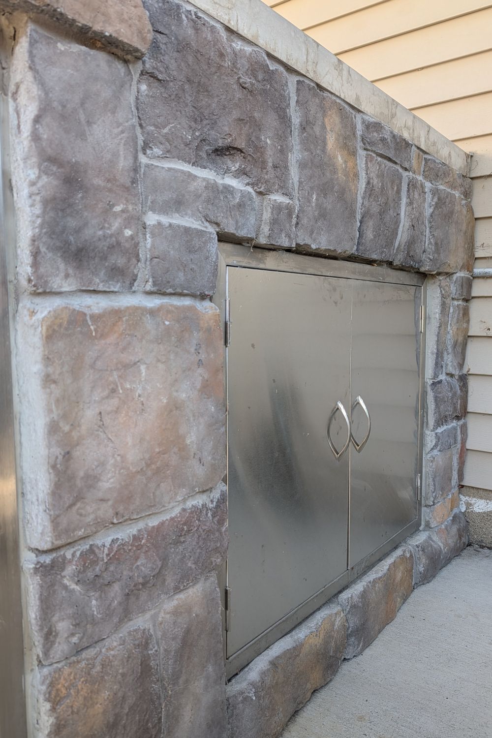 Stone Veneer - Hackett Stone Kona - Mountain View Stone
