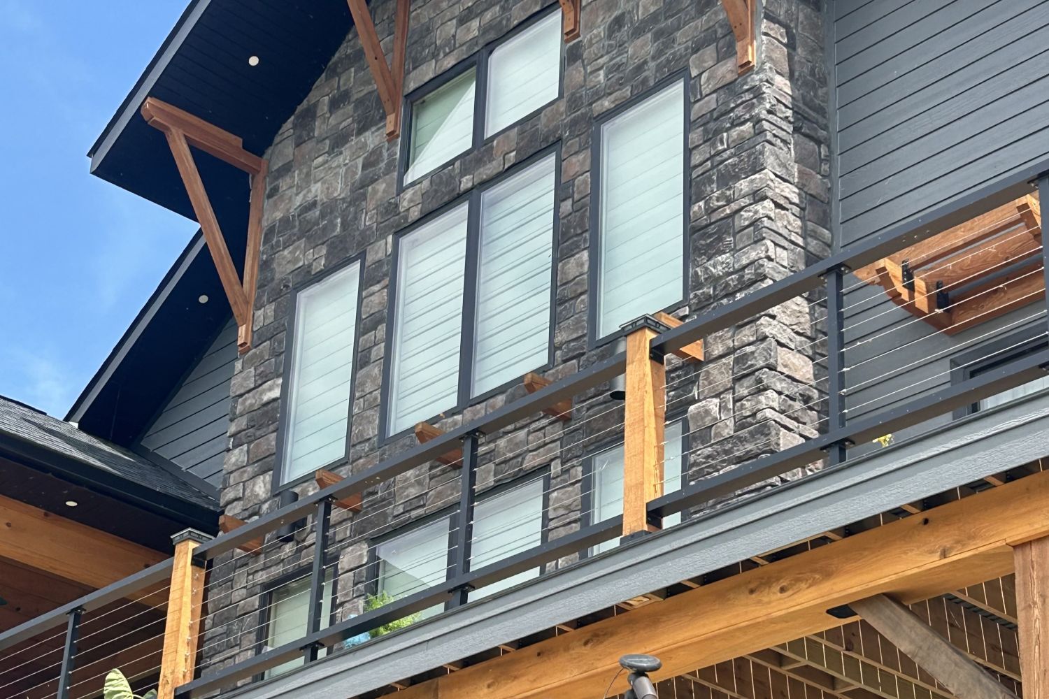 Stone Veneer - Hackett Stone Midnight - Mountain View Stone