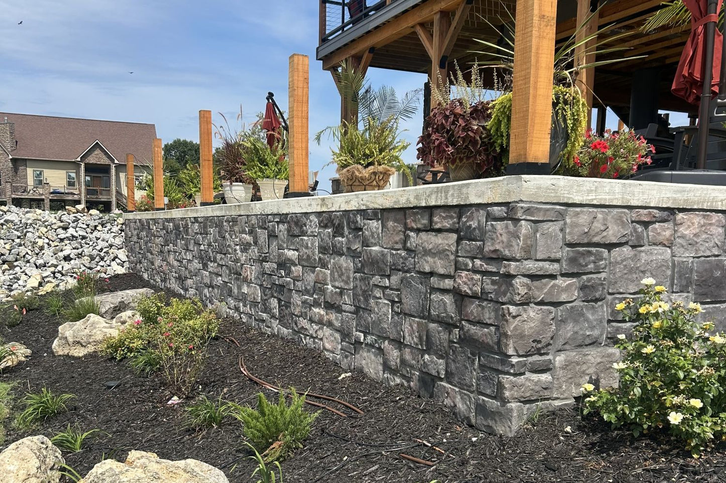Stone Veneer - Hackett Stone Midnight - Mountain View Stone