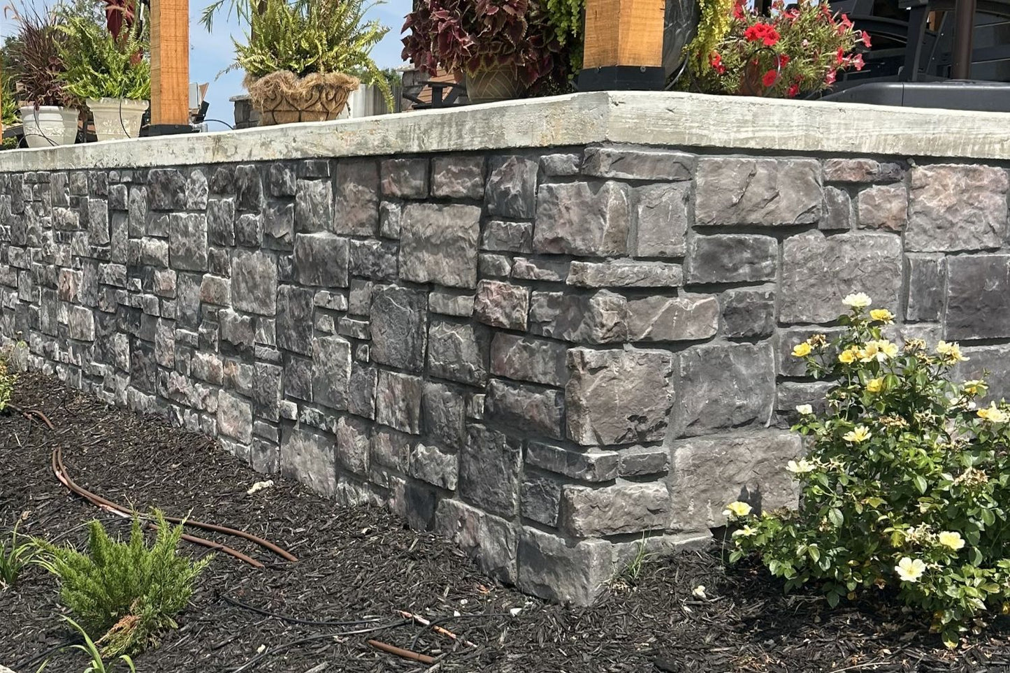 Stone Veneer - Hackett Stone Midnight - Mountain View Stone