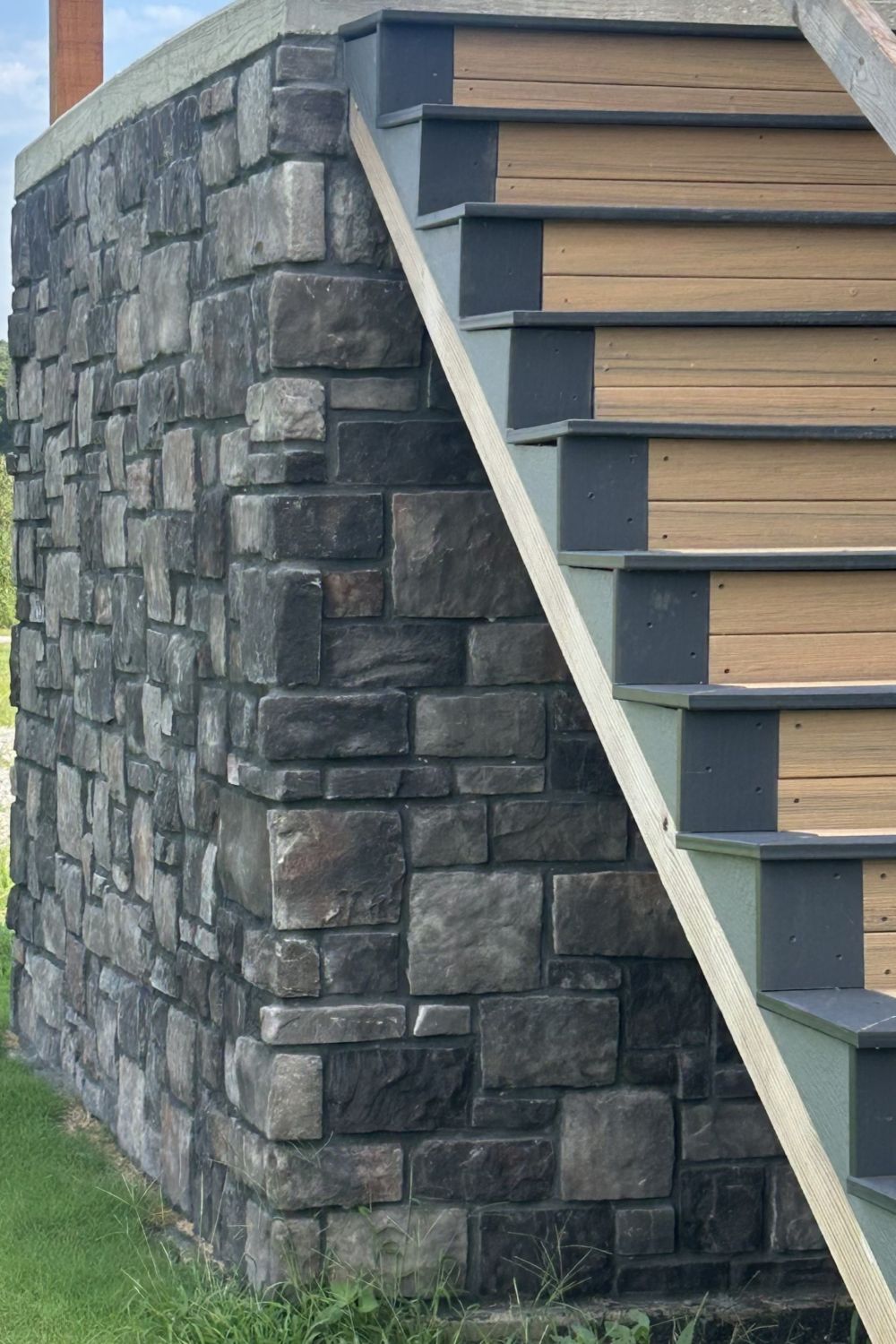 Stone Veneer - Hackett Stone Midnight - Mountain View Stone