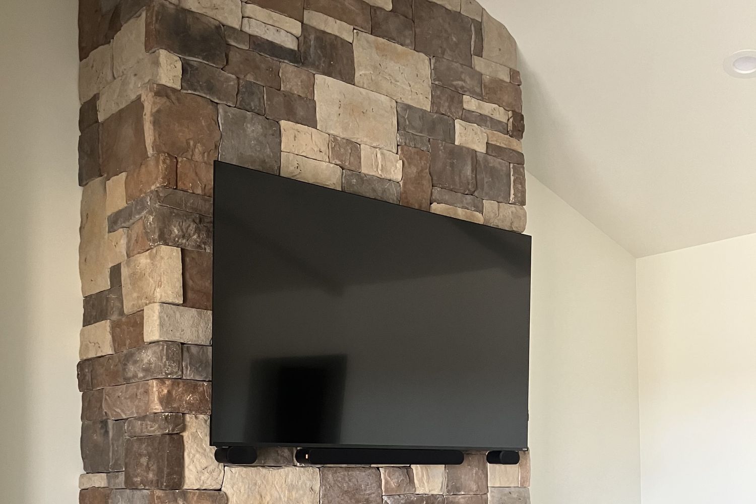 Stone Veneer - Hackett Stone Rustic - Mountain View Stone
