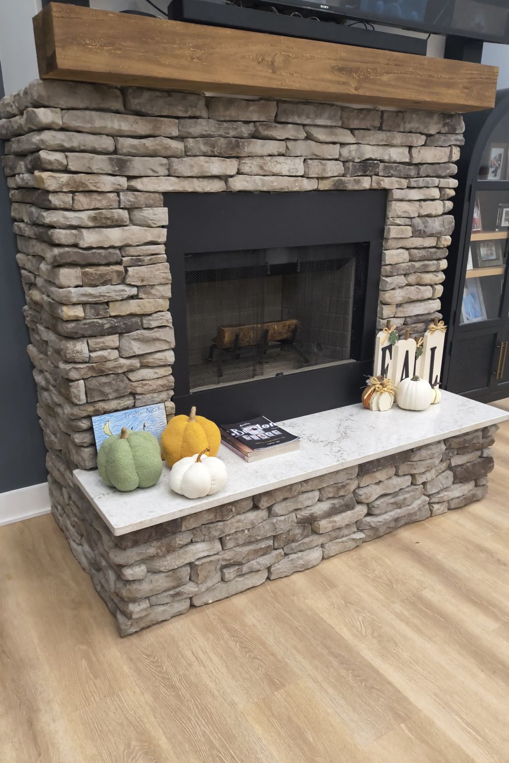 Stone Veneer - Ledge Stone Granite - Mountain View Stone