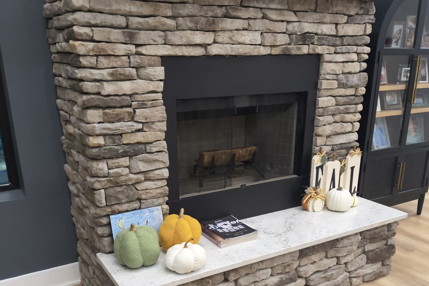 Stone Veneer - Ledge Stone Granite - Mountain View Stone