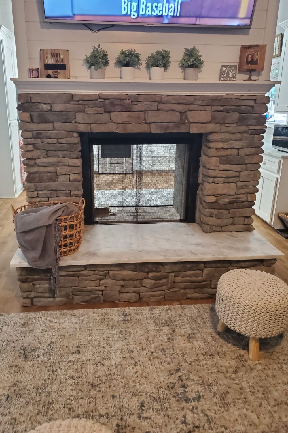 Stone Veneer - Ledge Stone Granite - Mountain View Stone