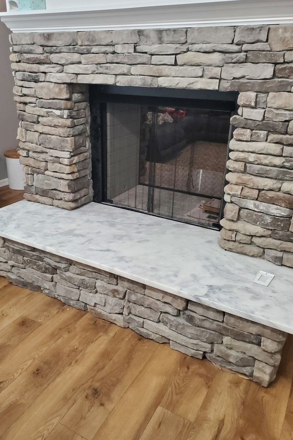 Stone Veneer - Ledge Stone Granite - Mountain View Stone