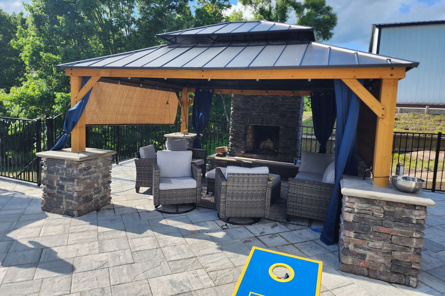 Stone Veneer - Ledge Stone Midnight - Mountain View Stone