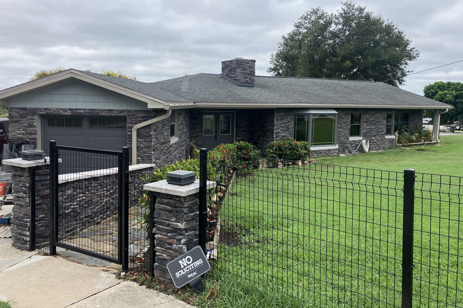 Stone Veneer - Ledge Stone Midnight - Mountain View Stone