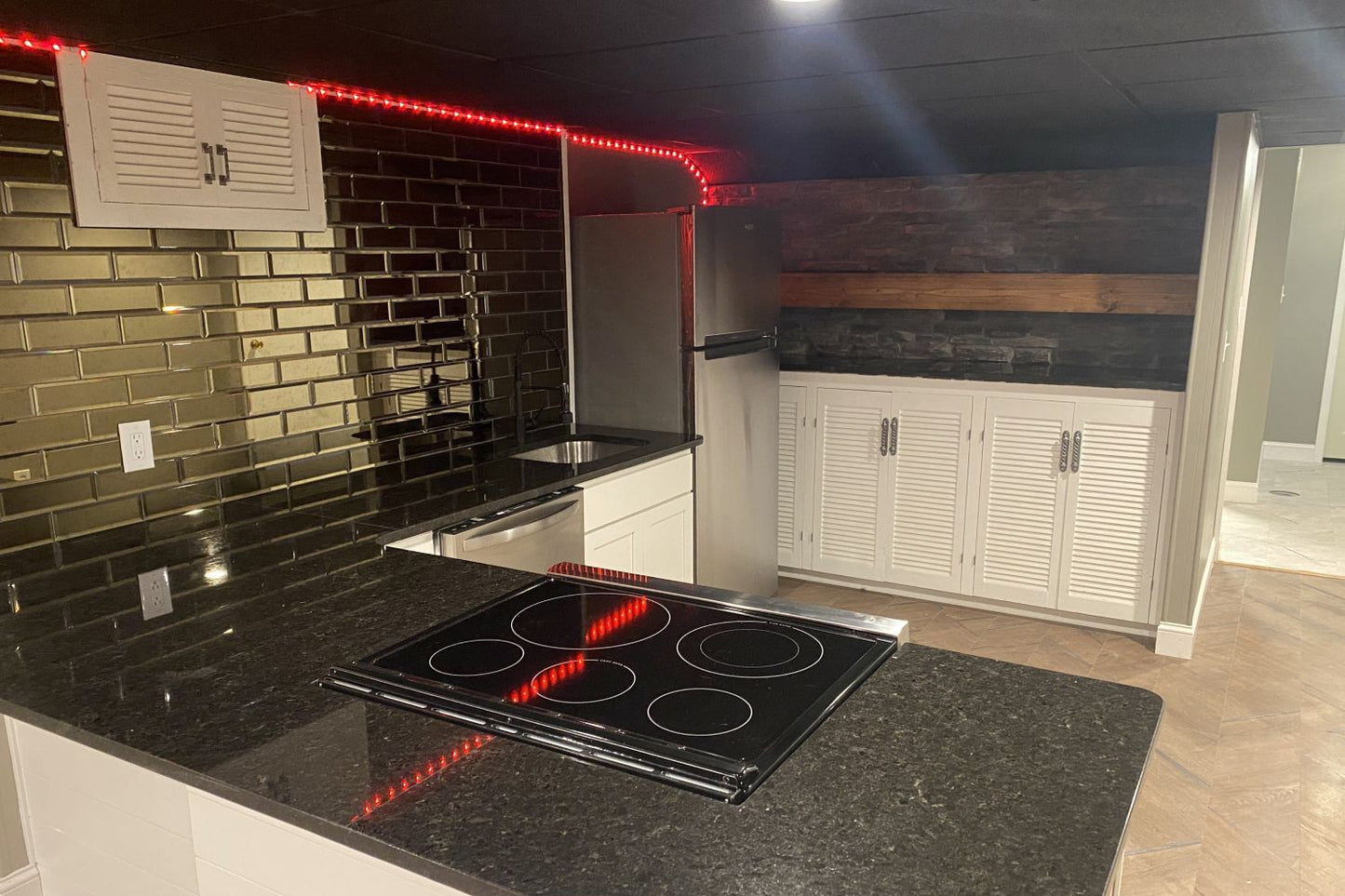 Stone Veneer - Ledge Stone Midnight - Mountain View Stone