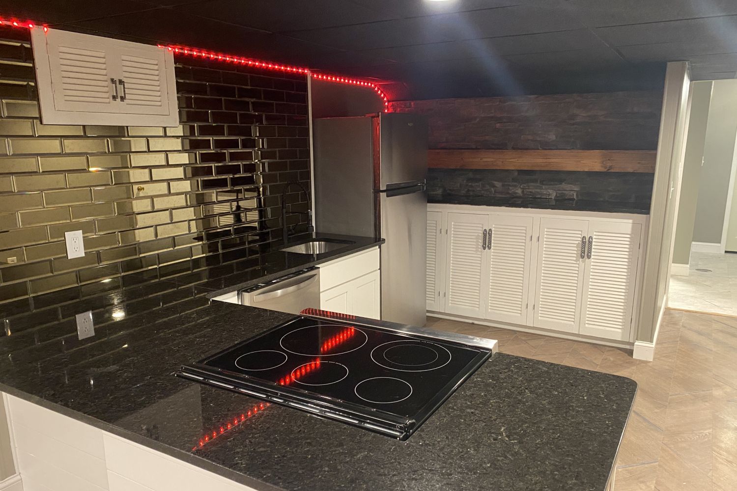 Stone Veneer - Ledge Stone Midnight - Mountain View Stone