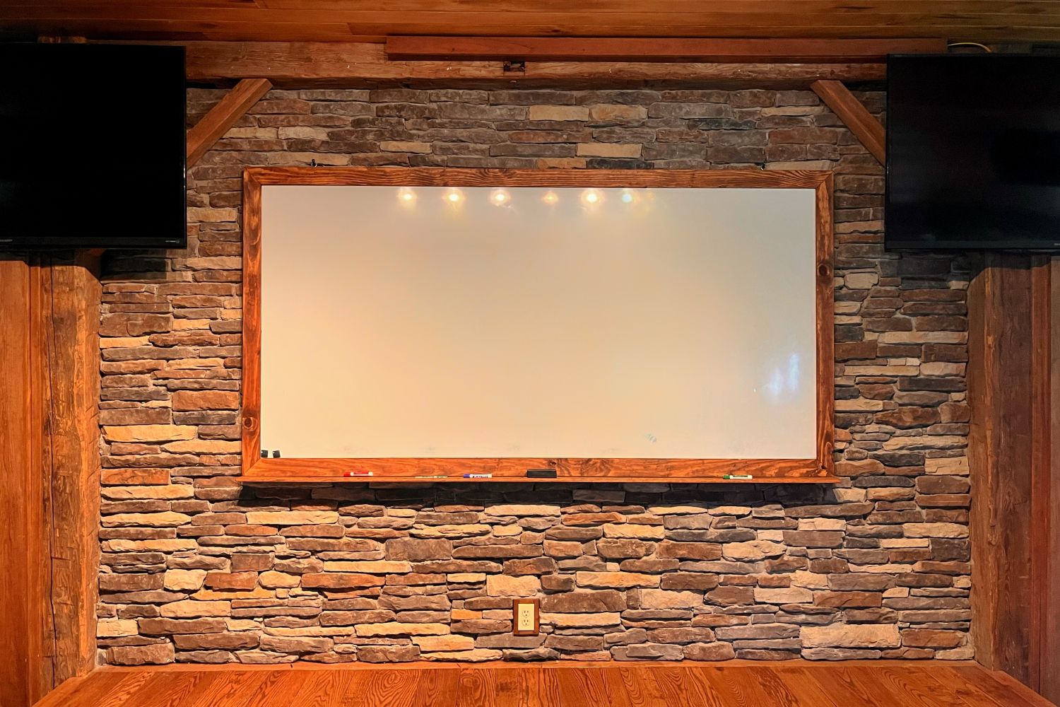 Stone Veneer - Ledge Stone Rustic - Mountain View Stone