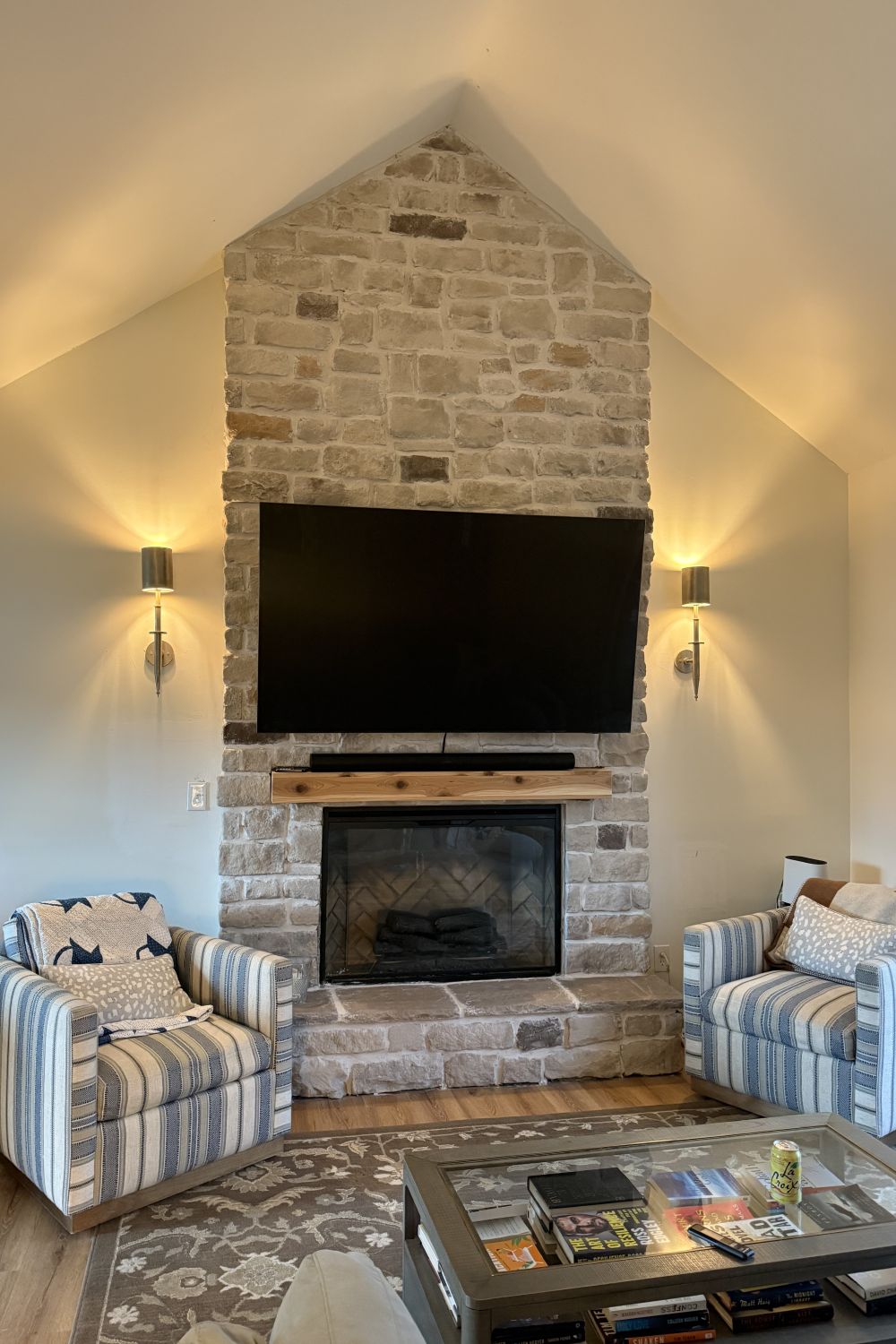 Stone Veneer - Lime Stone Austin White - Mountain View Stone