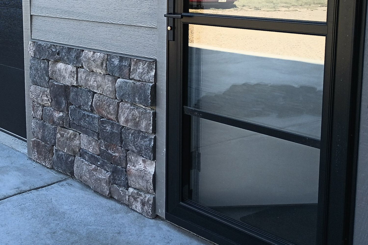 Stone Veneer - Lime Stone Midnight - Mountain View Stone