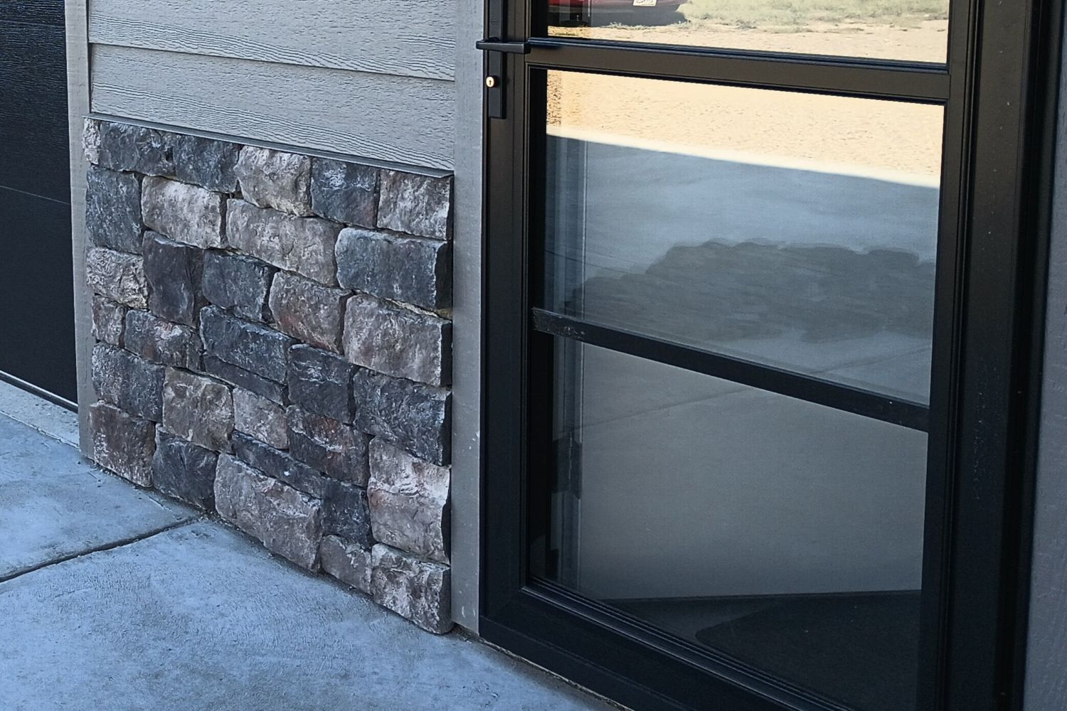 Stone Veneer - Lime Stone Midnight - Mountain View Stone